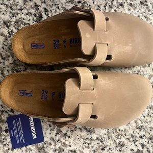 BRAND NEW Birkenstock Bostons Size 39 Narrow Fit